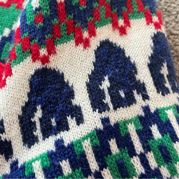 Men’s Christmas sweater, ugly sweater, size Medium, Gorilla, Monkey, crewneck - Picture 4 of 5